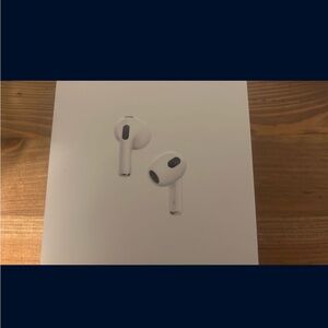Apple AirPods Wireless Earbuds